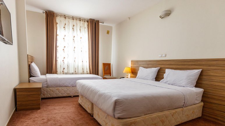 اتاق سه تخته هتل نصیر الملک شیراز